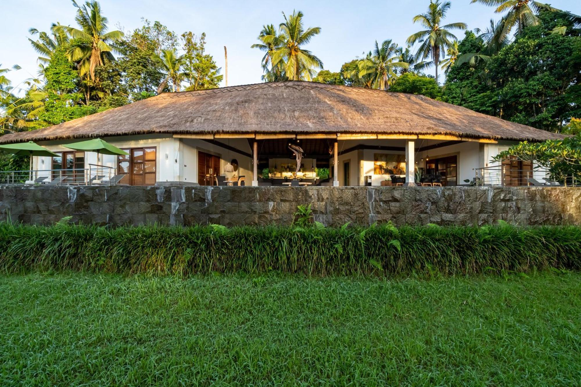 Villa Themma Jungle - Sumptuous 3Br Luxury Villa With Majestic Jungle View North Of Ubud 외부 사진